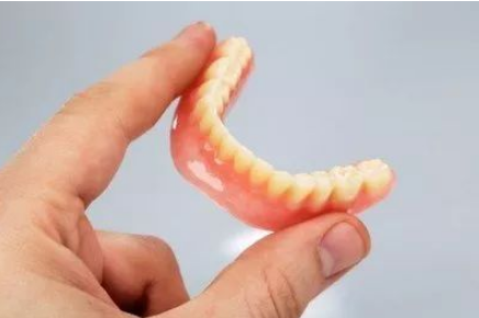 深圳種牙推介，活動義齒有咩特點？