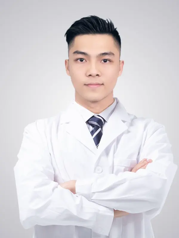 牙醫楊俊毅