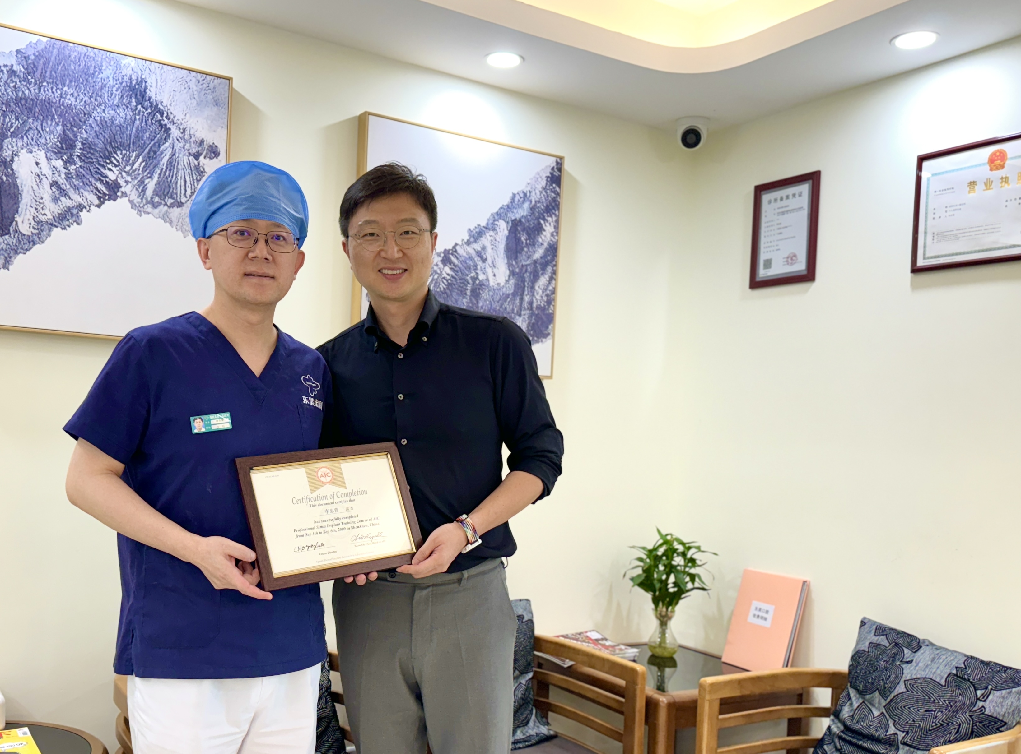 瑞典諾貝爾高級經理訪問李東營主任，邀請出任諾貝爾種植牙資深講師